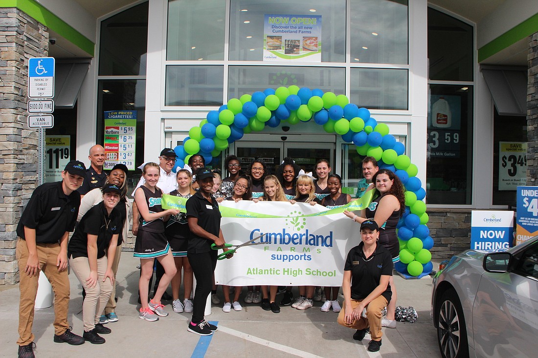 Cumberland Farms and Atlantic High students in front of the new store. Photo courtesy of Cumberland Farms