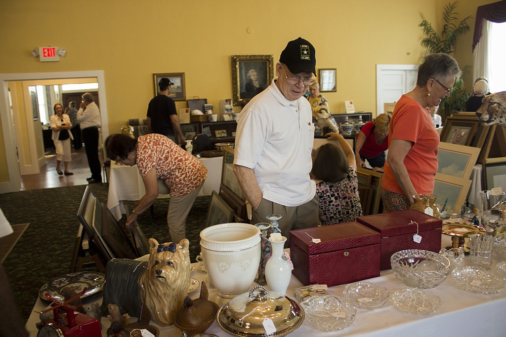 2_0619_ArtSale_Stock