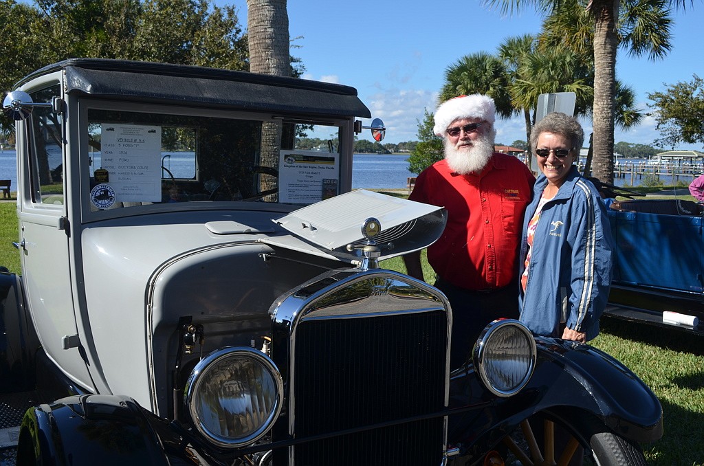 Antique car show brings crowd to park | Observer Local News | Palm