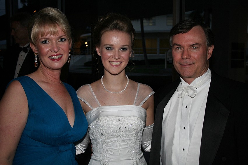 Veronica, Meredith and Jay Brady