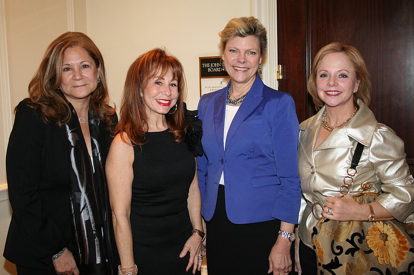 Co-Chairwomen Mary Forte and Eileen Curd with Cokie Roberts and Dianne Davant-Moffitt