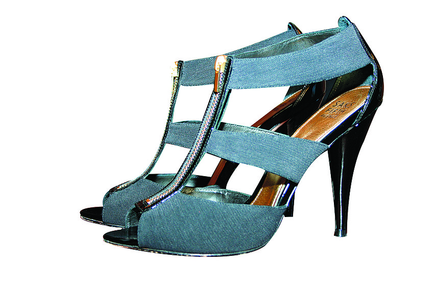 SAKS FIFTH AVENUE SHOES
