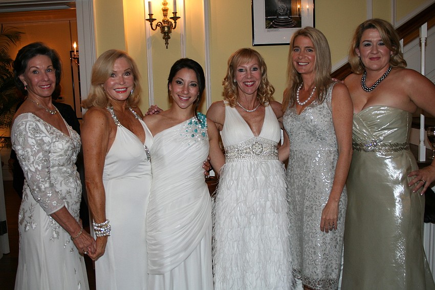 Co-Chairwomen Cornelia Matson, Margaret Wise, Amie Swan, Lynn Morris, Nora Johnson and Pauline Joerger