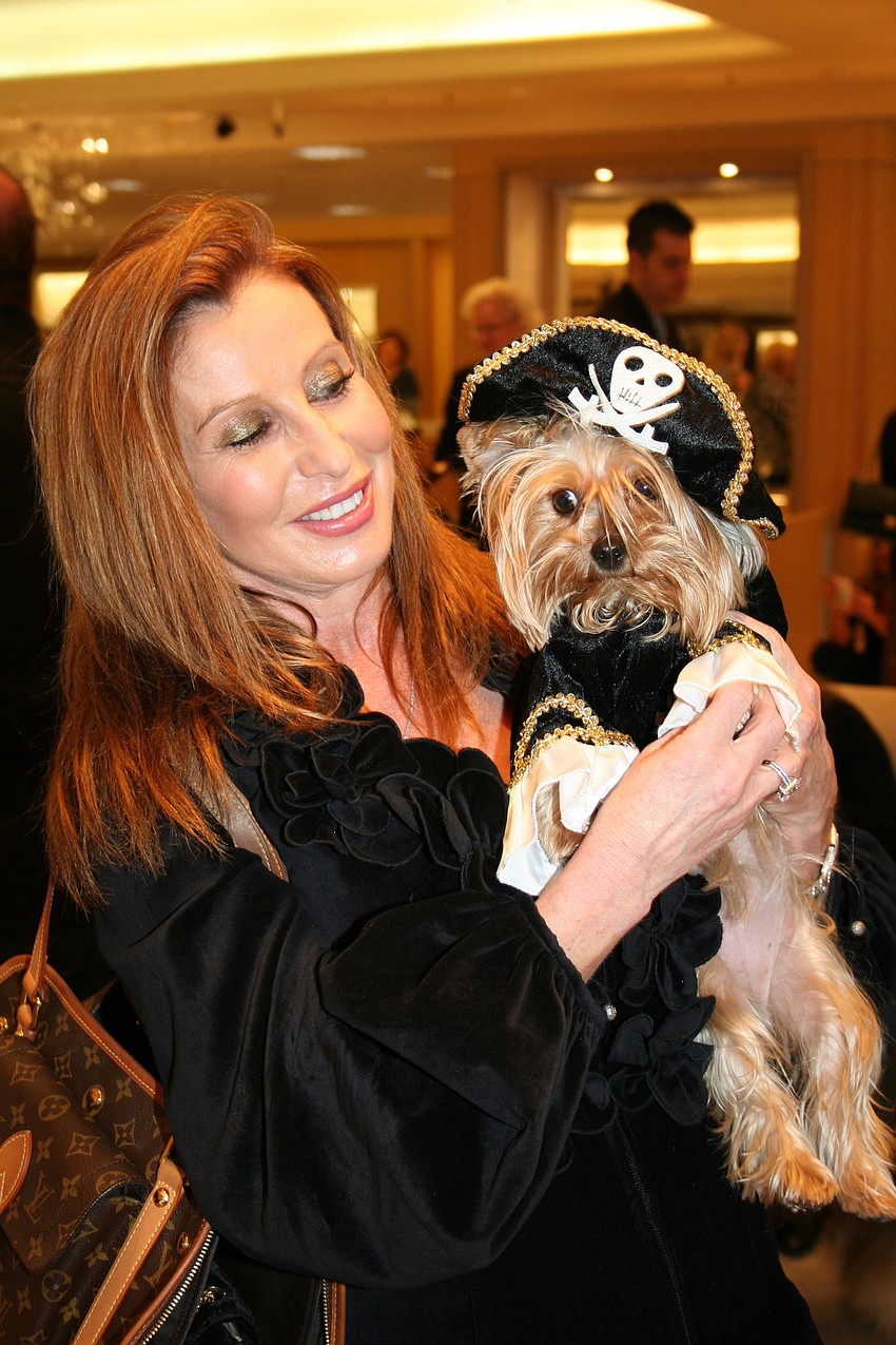 Elle and Izzie McComb