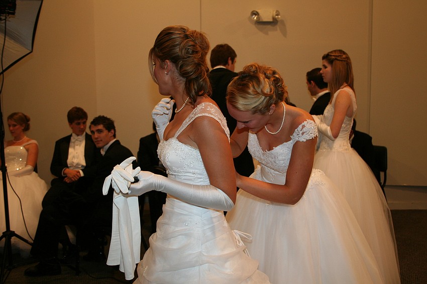 Taylor Reinheld and Chelsea Firth