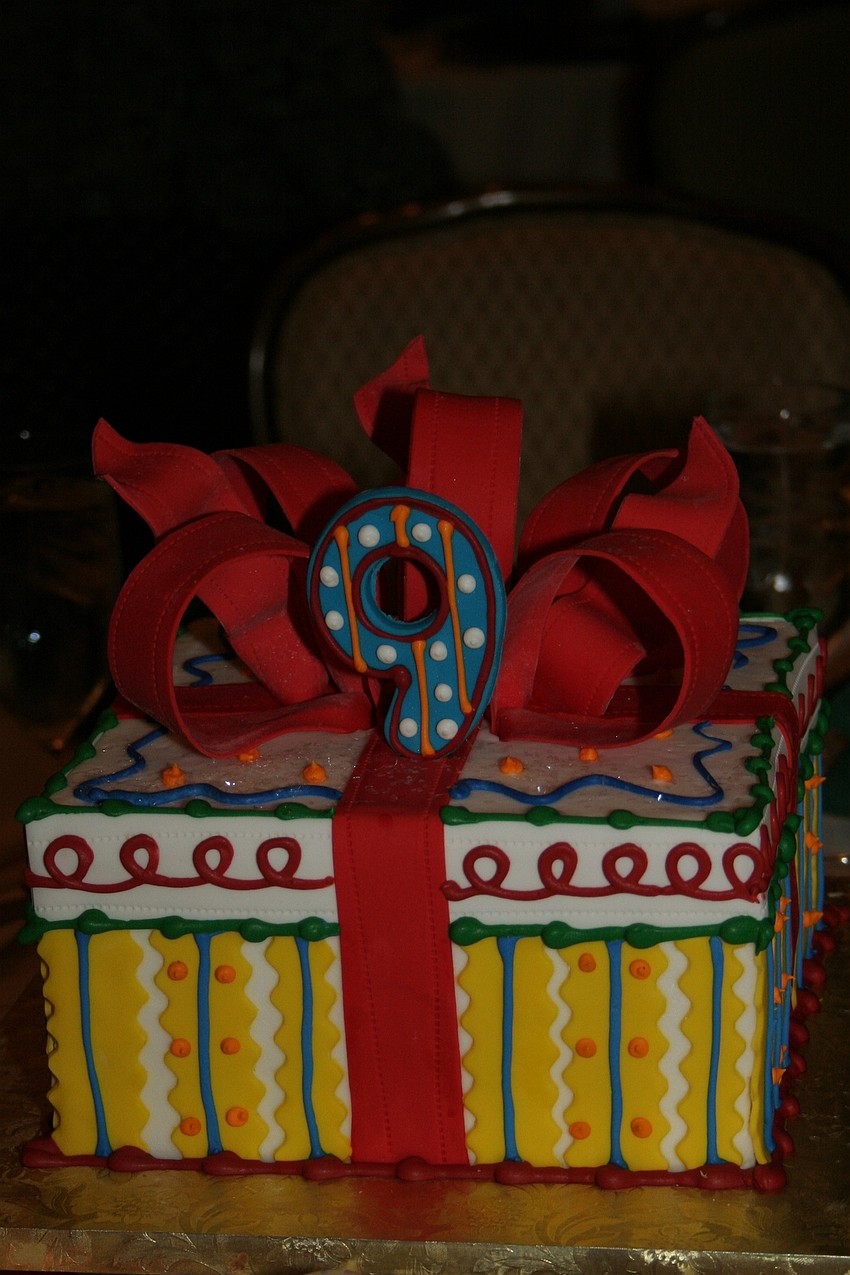 Table 9-Beautiful Cakes by Ron