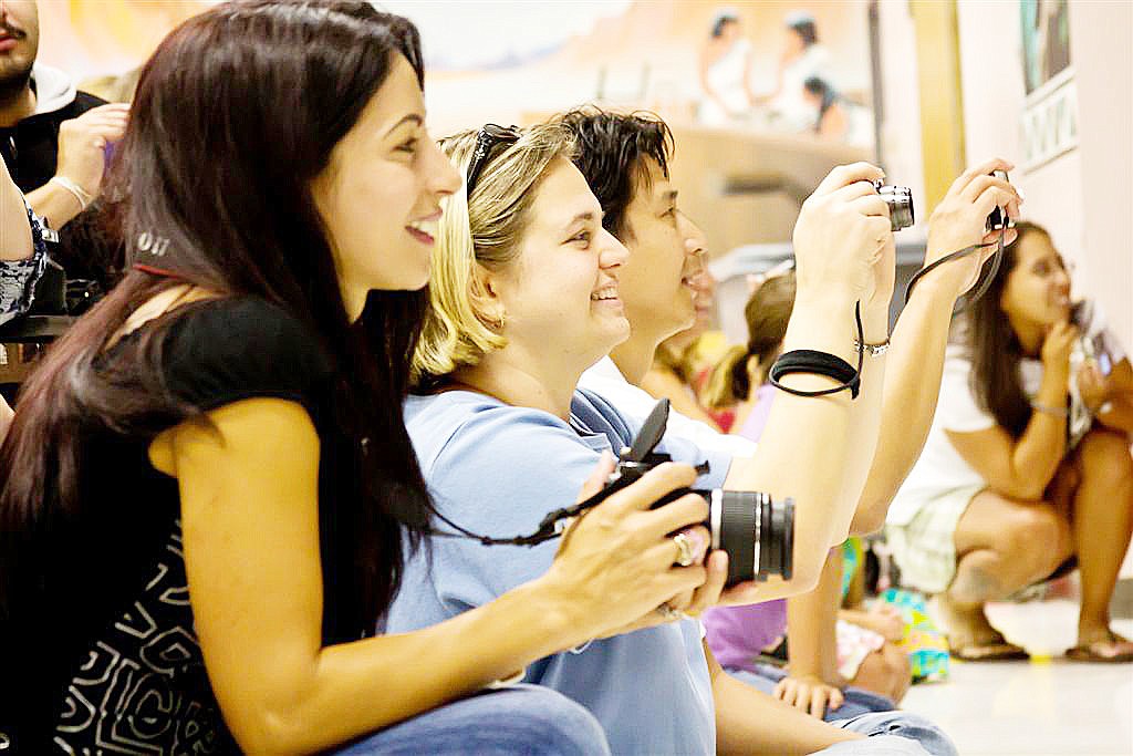 Ana Gagliardo, center, takes a pictures of her niece, Nevaeh Bjelajac. PHOTOS BY BRIAN MCMILLAN