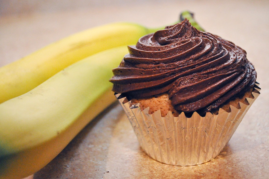 Banana cupcakes with chocolate buttercream frosting
