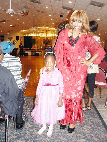 Chayce Wright and her aunt, Angela McCloud. COURTESY PHOTO