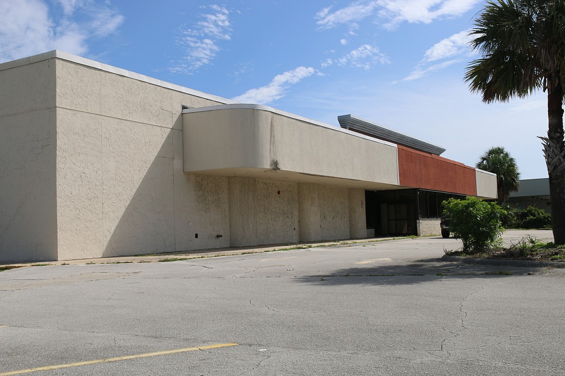 A Lucky's Market is soon to come to the old Food Lion building on the beachside. Photo by Jarleene Almenas