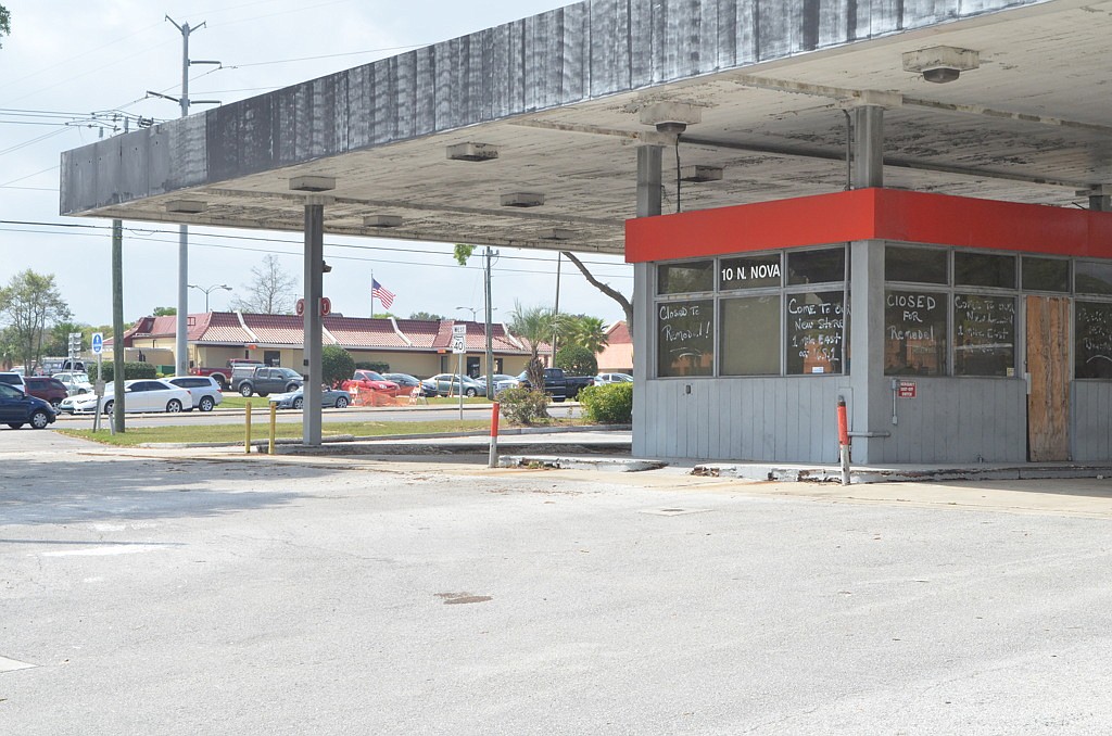 BRIEF GAS STATION_CORNER