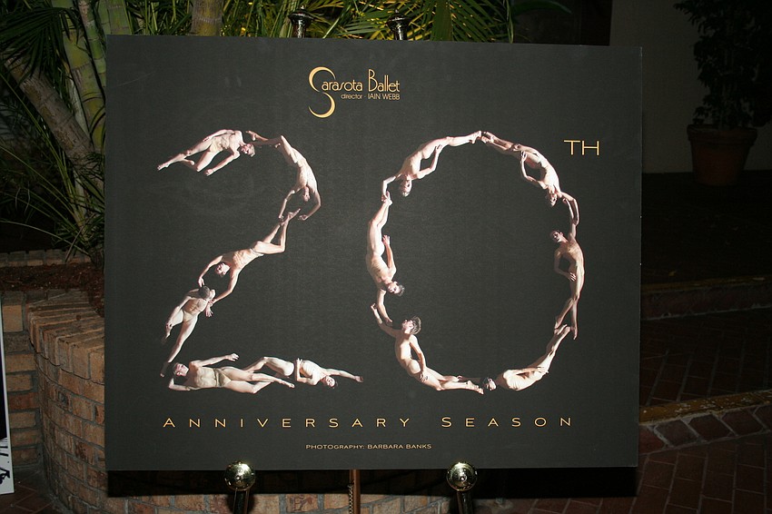 20th anniversary logo (male)