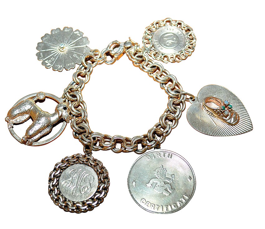 VINTAGE CHARM BRACELET 
