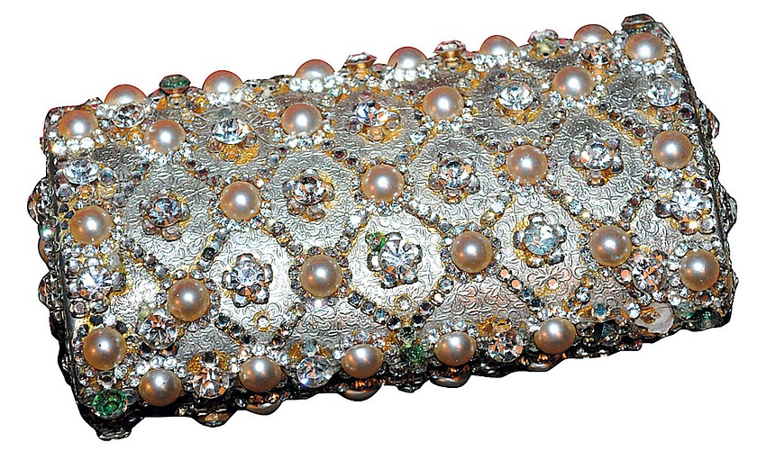 VINTAGE GUCCI HANDBAG
