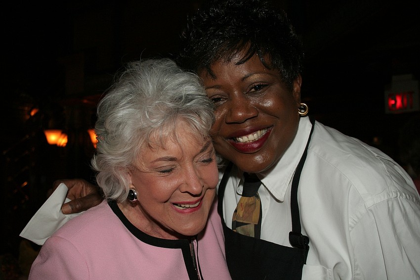 Tana Sandefur, Denise Robertson