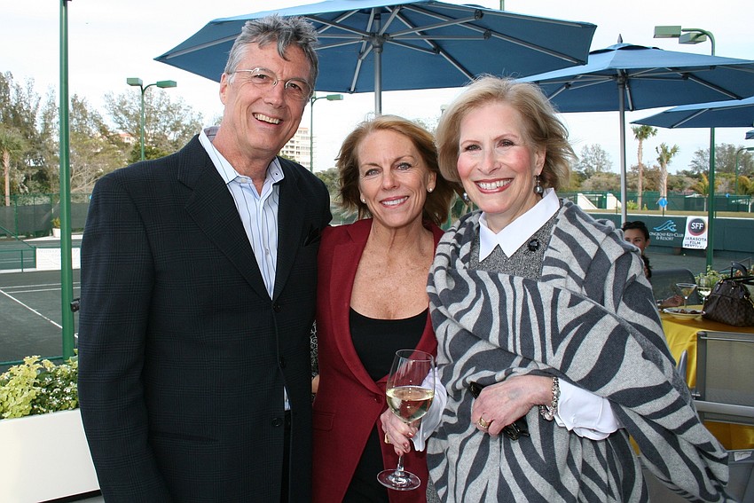 Lynn Weddington, Michael Welly, Lisa Walsh