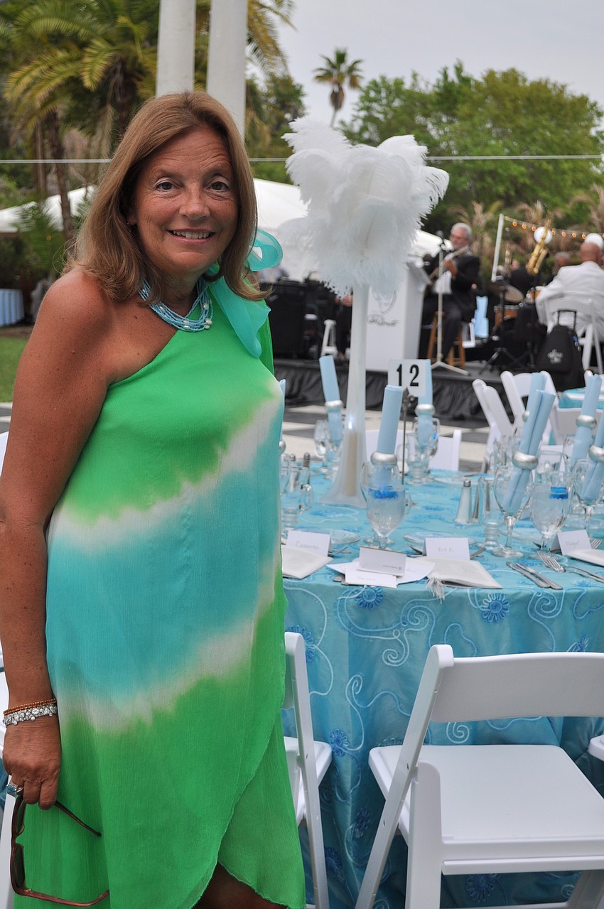 Honorary Chairwoman Peggy Wood