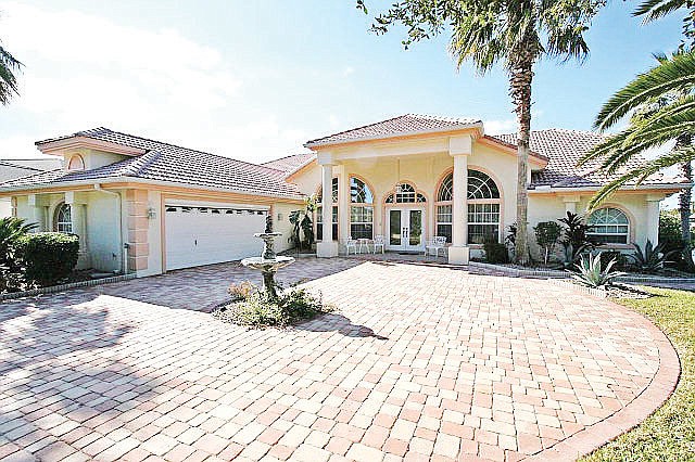 This Palm Harbor salt water canal home sold for $450,000.