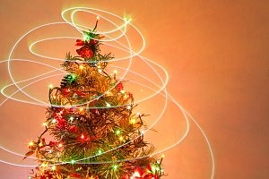 City staff requests that residents remove all decorations, lights, tinsel and ornaments from trees prior to donation.