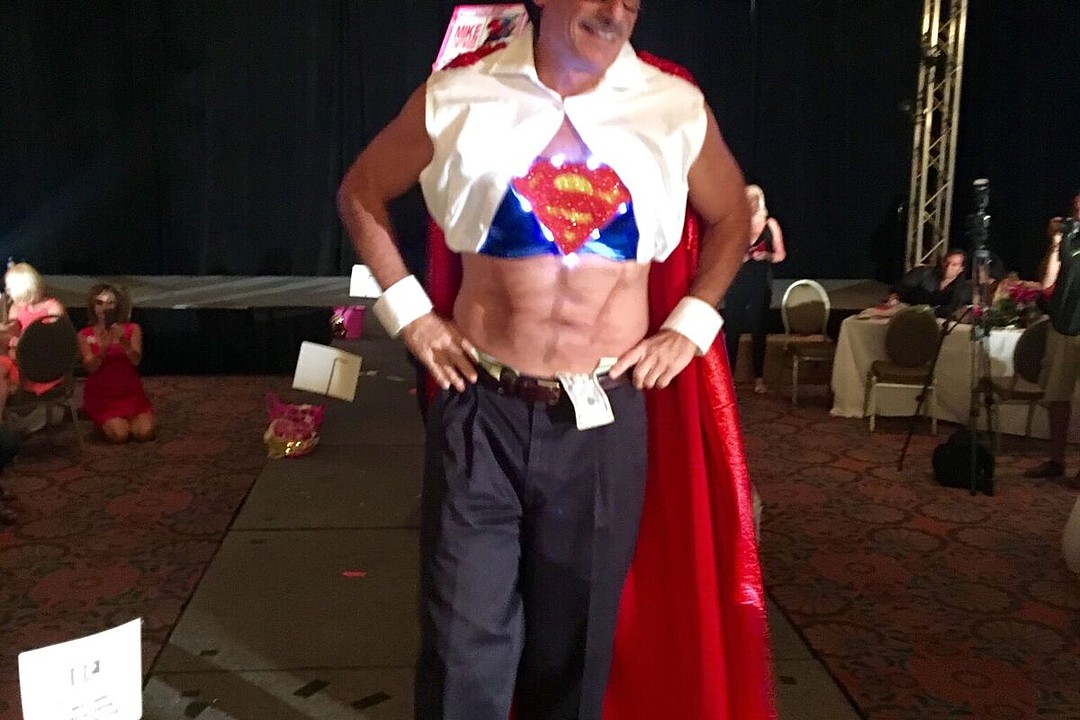 Chitwood dresses up like Superman for Bratini