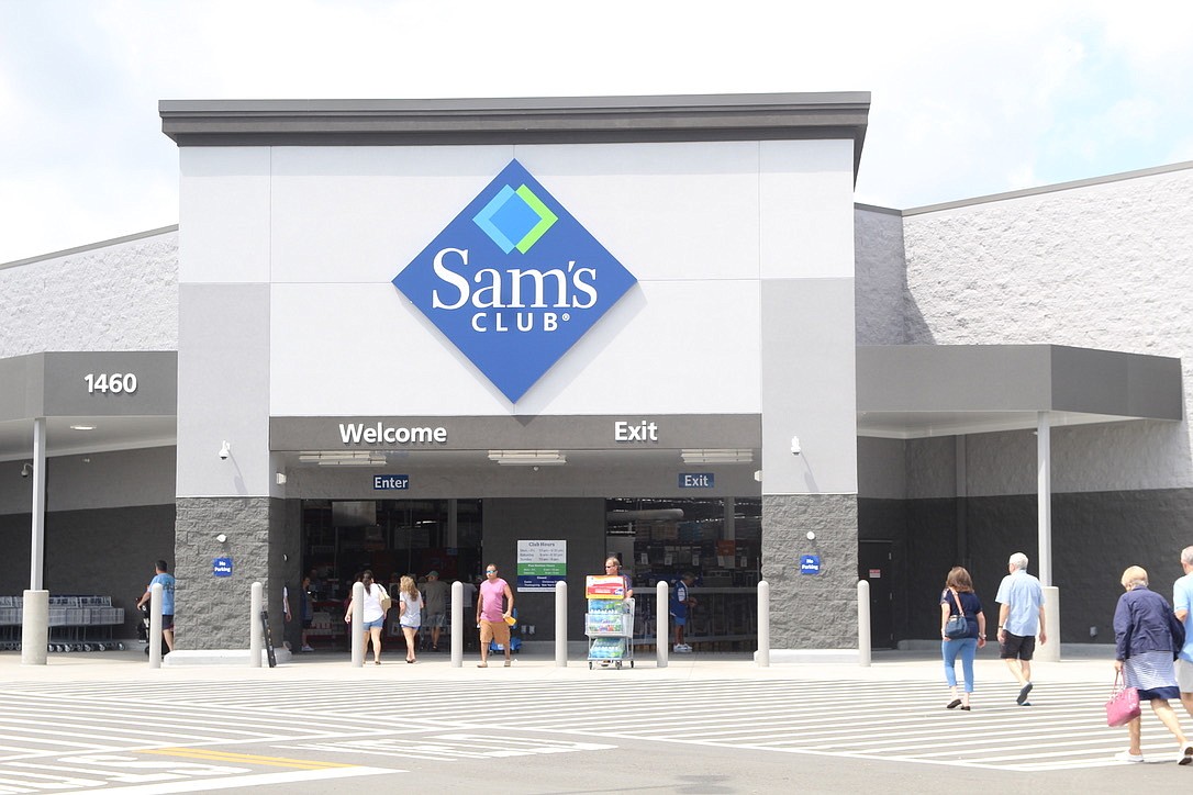 The newly built Sam's Club off LPGA is bustling with shoppers. Photo by Tanya Russo