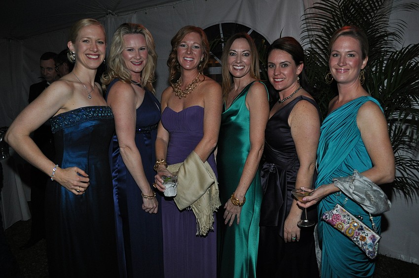 Ariane Dart, Melinda Laird, Julie Dooley, Valerie Leatherwood, Lesley France and Katie Hollingsworth