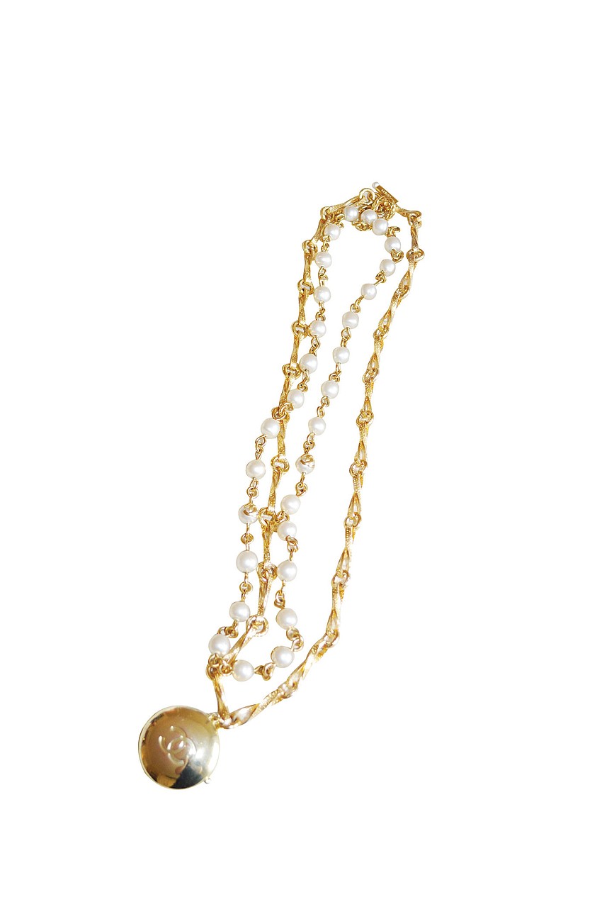 CHANEL NECKLACE 

