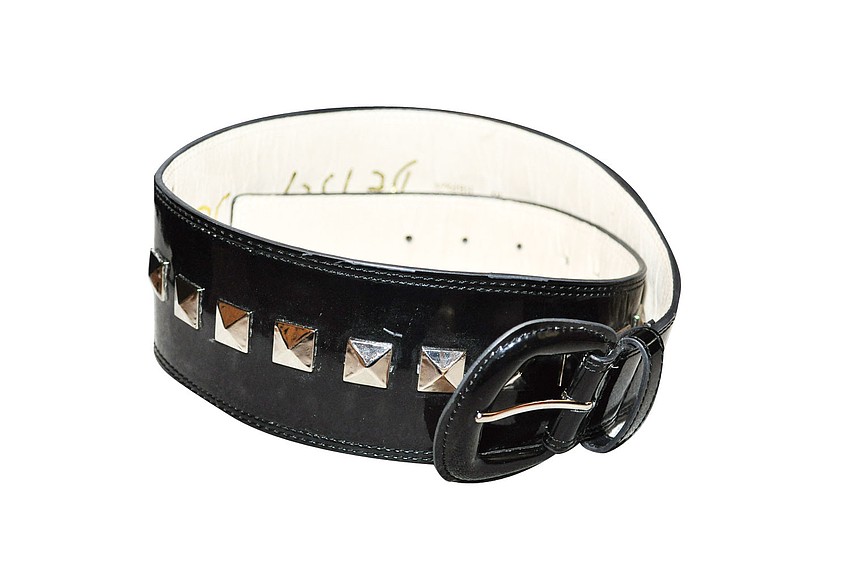 BETSEY JOHNSON BELT 
