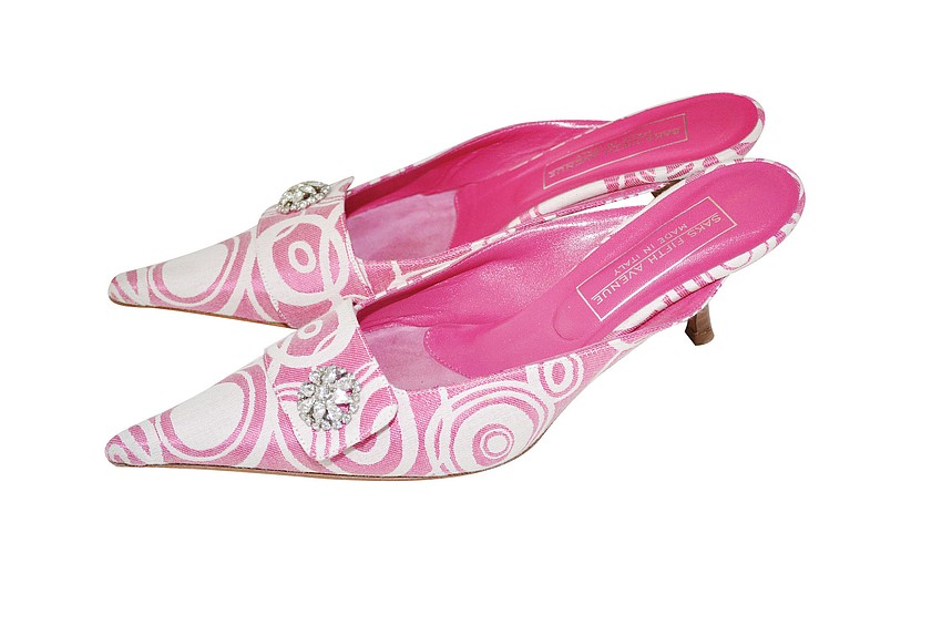 SAKS FIFTH AVENUE SHOES 
