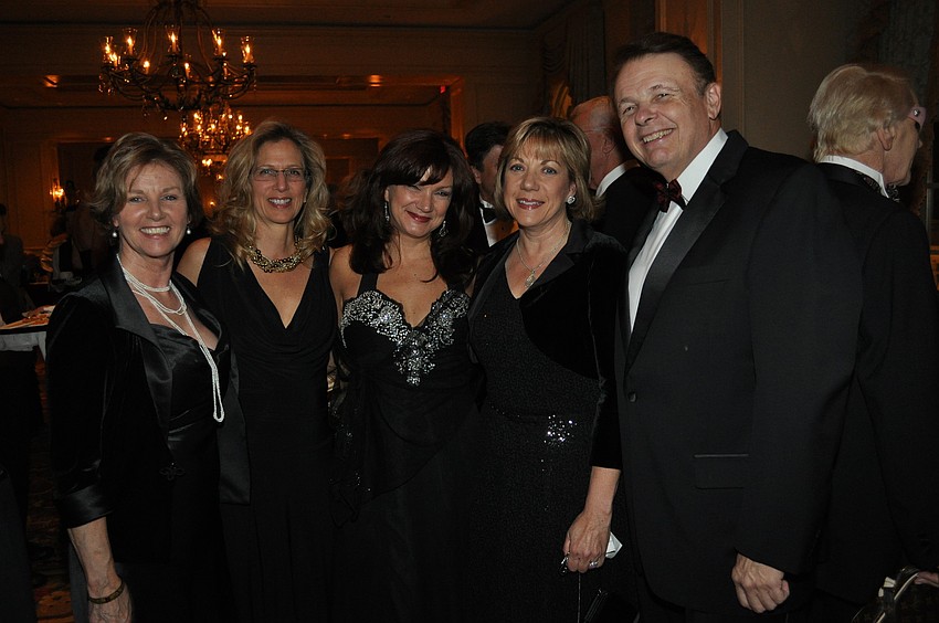 Dr. Patricia Handy, Cyndi Flanagan, Nancy Long, Pat and Dr. Larry Thompson