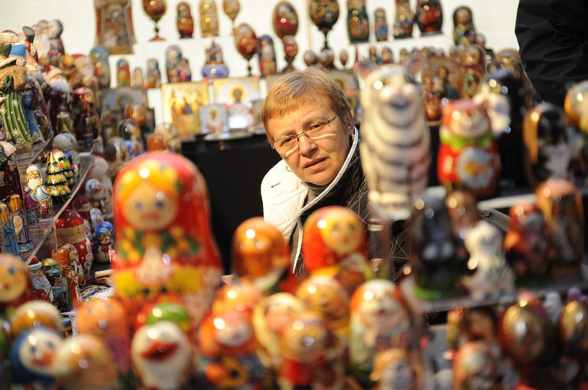 Larisa Tikhonenkova enjoyed looking at all of the different craft items that were available during this year's Greek Glendi.