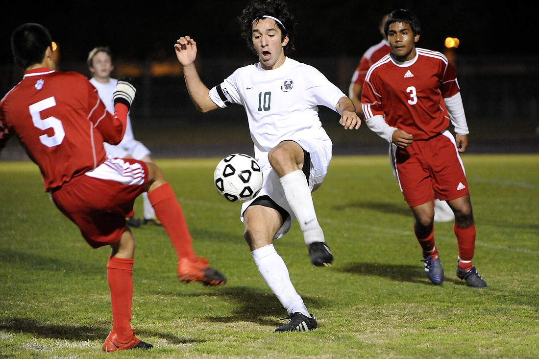 The Mustangs will continue their campaign in the regional quarterfinals against Tampa Jesuit. Photo by Brian Blanco.