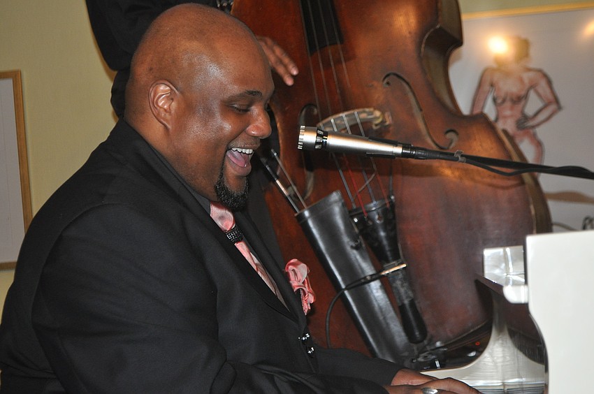 Ozanda Gray, vocalist