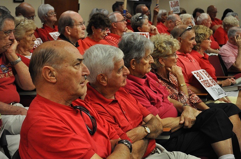 Tara residents filled the commission chambers to oppose the Lake Lincoln proposal.