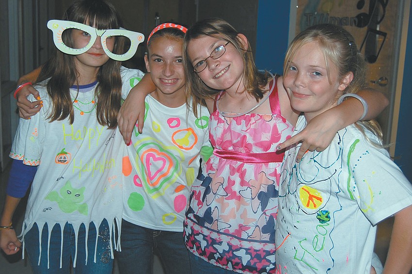 Janelle Silva, Hannah Oesincs, Mackenzie Moritz and Cassie Wilson danced the night away.