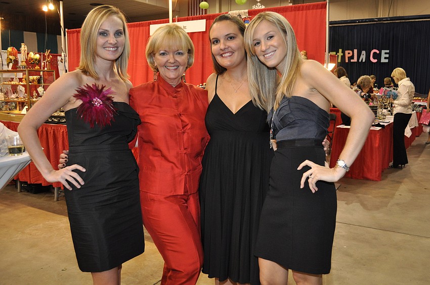 Sydney Gruters, Daria Furst, Emily Furst and Stephanie Cestero