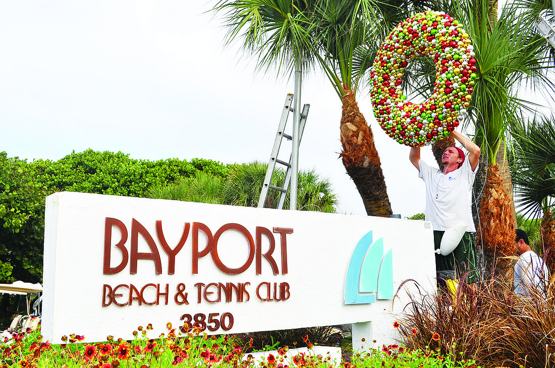 Bayport Beach & Tennis Club gets into the holiday spirit.