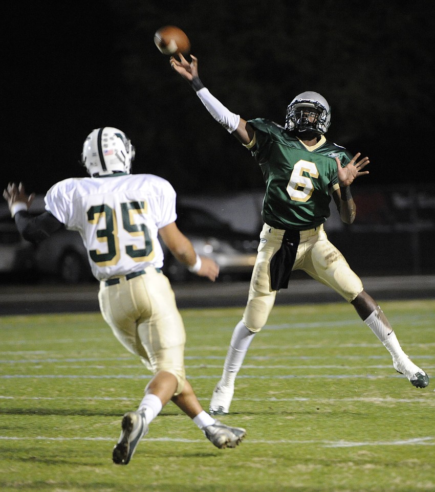Lakewood Ranch's Reggie Lindsey started at quarterback.