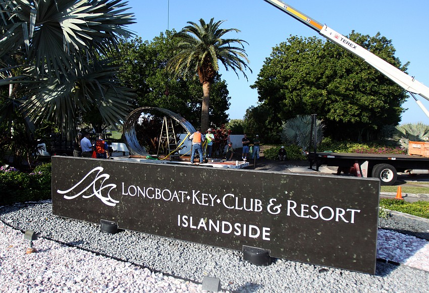 The logo for Longboat Key Club and Resort is similar to the Wave 2 Me sculpture that was created by Malcolm Robertson.