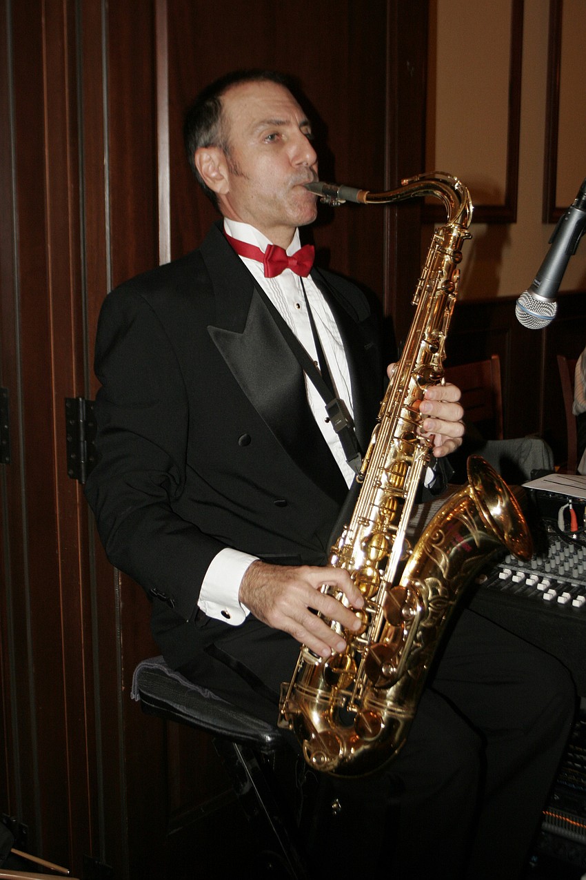 Daniel Fugazzotto provided musical entertainment throughout the evening.