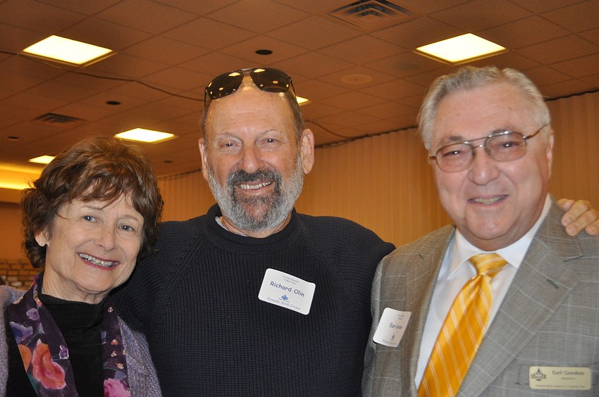 Sheila and Richard Olin with Temple President Earl Gordon