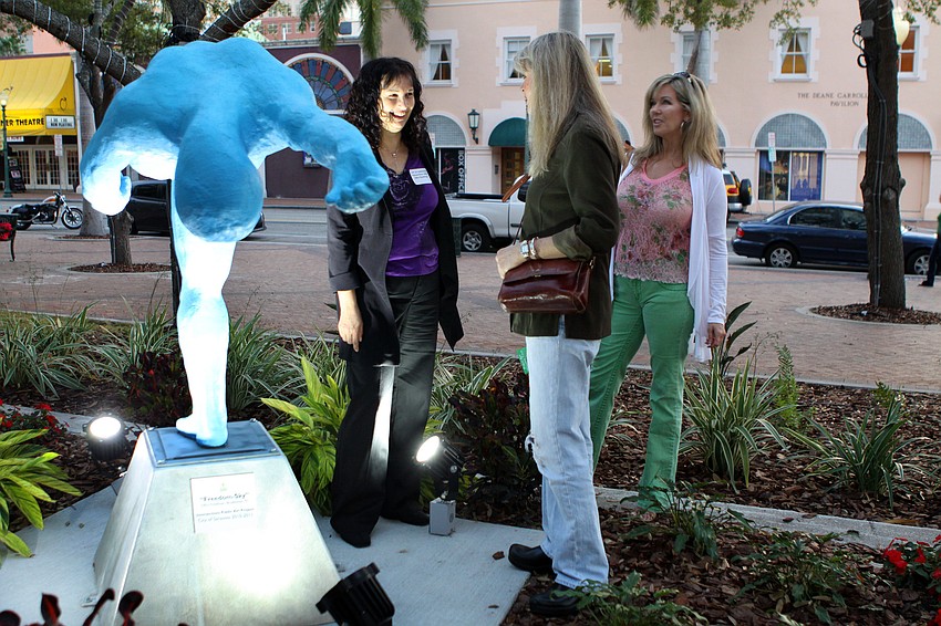 Artist Ofra Friedman talks to Lori Frary and Marcia Dove about her sculpture â€œFreedom-Skyâ€. Friedmanâ€™s sculpture can be seen at Selby Five Points Park.