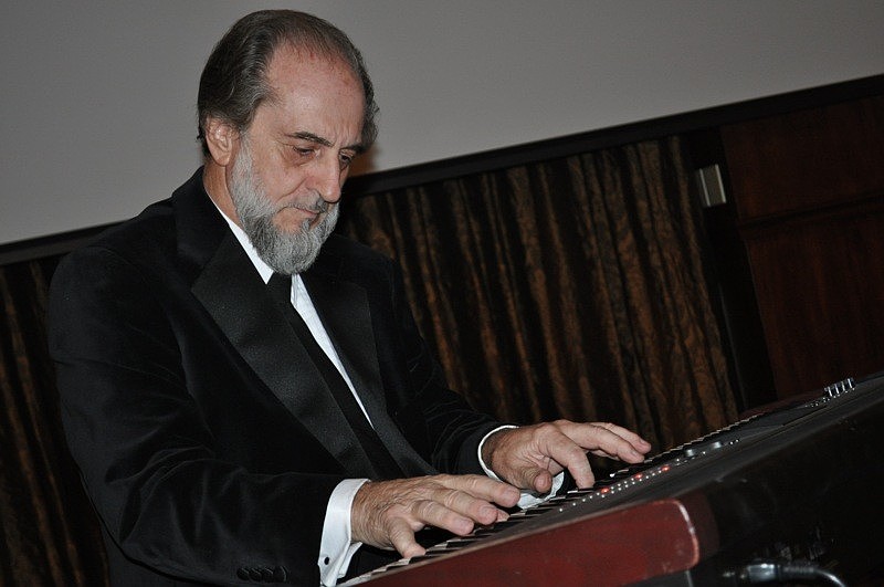 American Ideals Foundation founder and composer Robert Moffa played several of his original pieces.