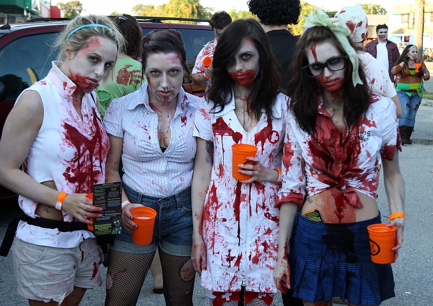 Erin Morris, Erin Mattick, Kindle Lafferty and Bailey Vorse outside The Paddy Wagon.