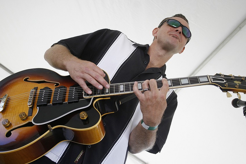 Doug Deming and The Jewel Tones performed a variety of jazz and blues tunes.