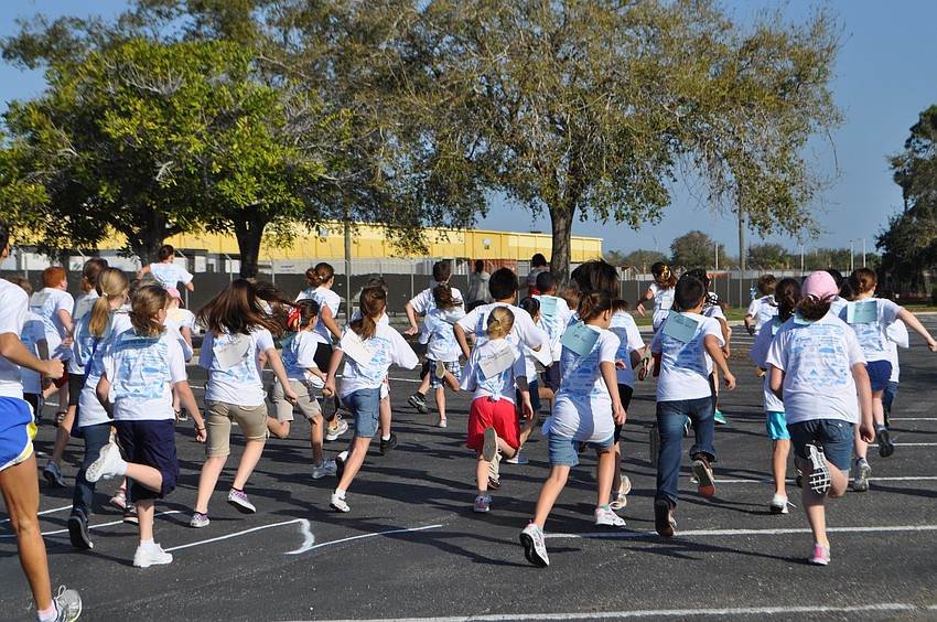 Students take off on their first lap.