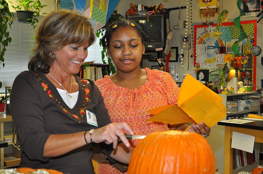 Parent volunteer Lori Kough with Yolanda Woody