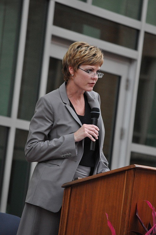 Dr. Lora Brown of Coastal Pain & Rehabilitation gave the keynote address.