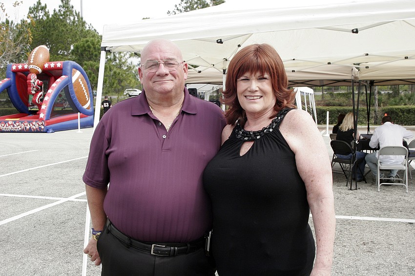 Sabal Harbour residents Tom and Pat Perez enjoy dining at Lee Roy Selmon's.
