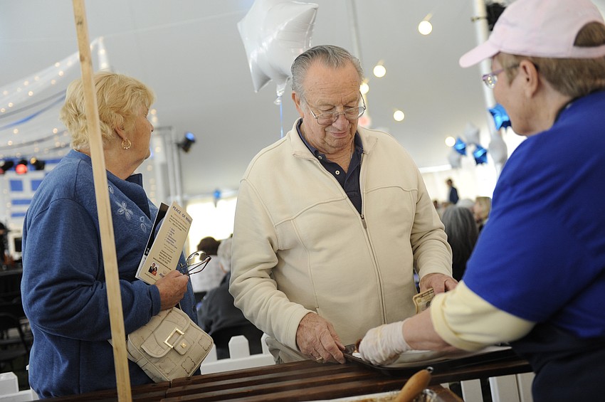 Rich and Ellie Olson were eager to try their authentic Greek dinner.